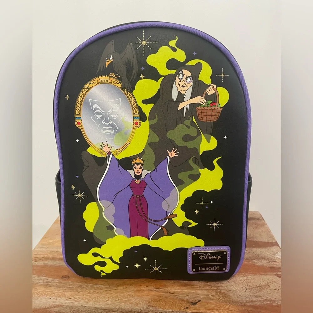 NWT Disney’s Snow White and the seven Dwarfs Evil Queen Backpack
